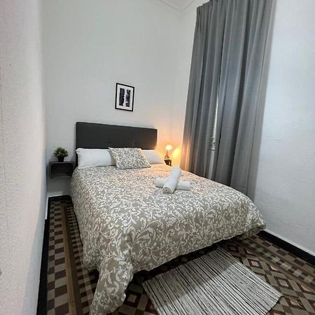 A & M Barcelona Hostal Exterior photo