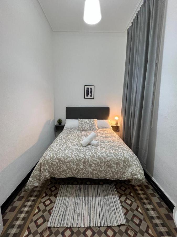 A & M Barcelona Hostal Exterior photo